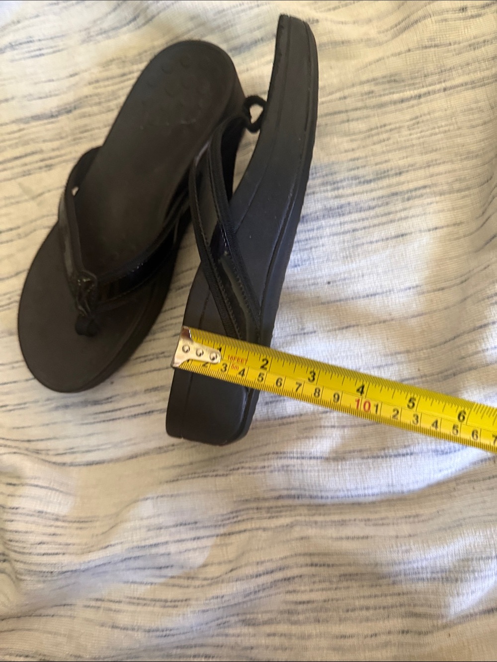 Vionic Women's Black platform Flip-Flop Sandals size 8 SUPER comfy !!! - Picture 3 of 6